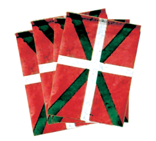 Banderas del Pais Vasco para adornar calles de Fiestas