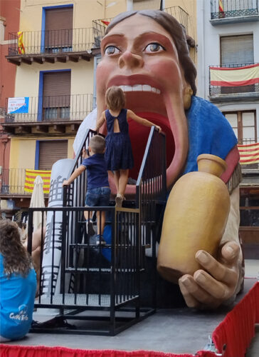 tragachicos de la Dolores en Calatayud